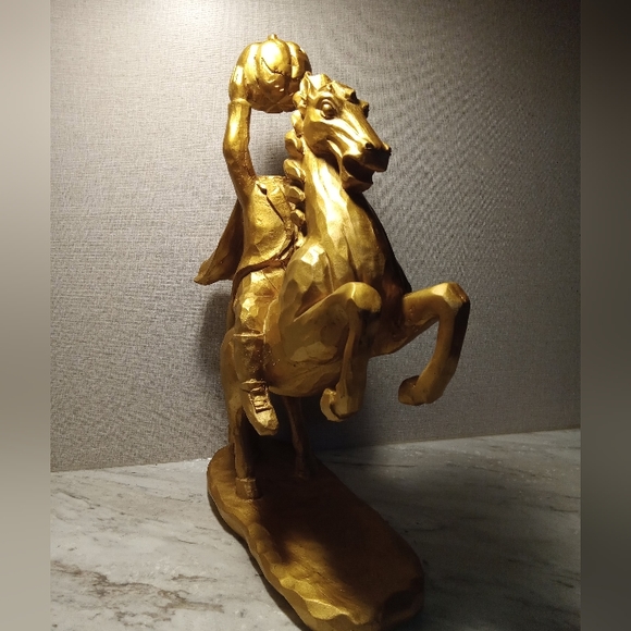 NWT rare viral Gold headless horseman Sleepy hollow statue - Picture 2 of 2